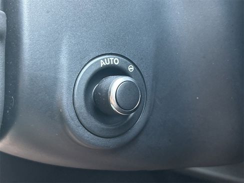 Used 2026 Land Rover Range Rover Velar S image 29