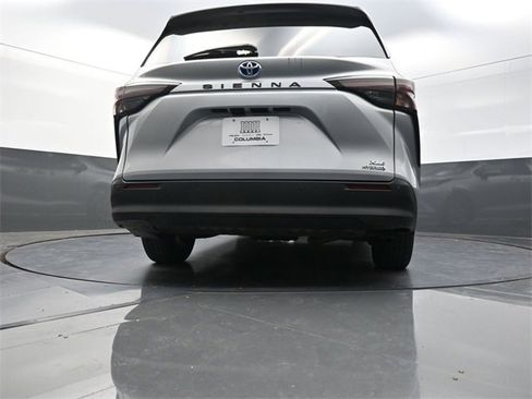 Used 2023 Toyota Sienna XLE image 22