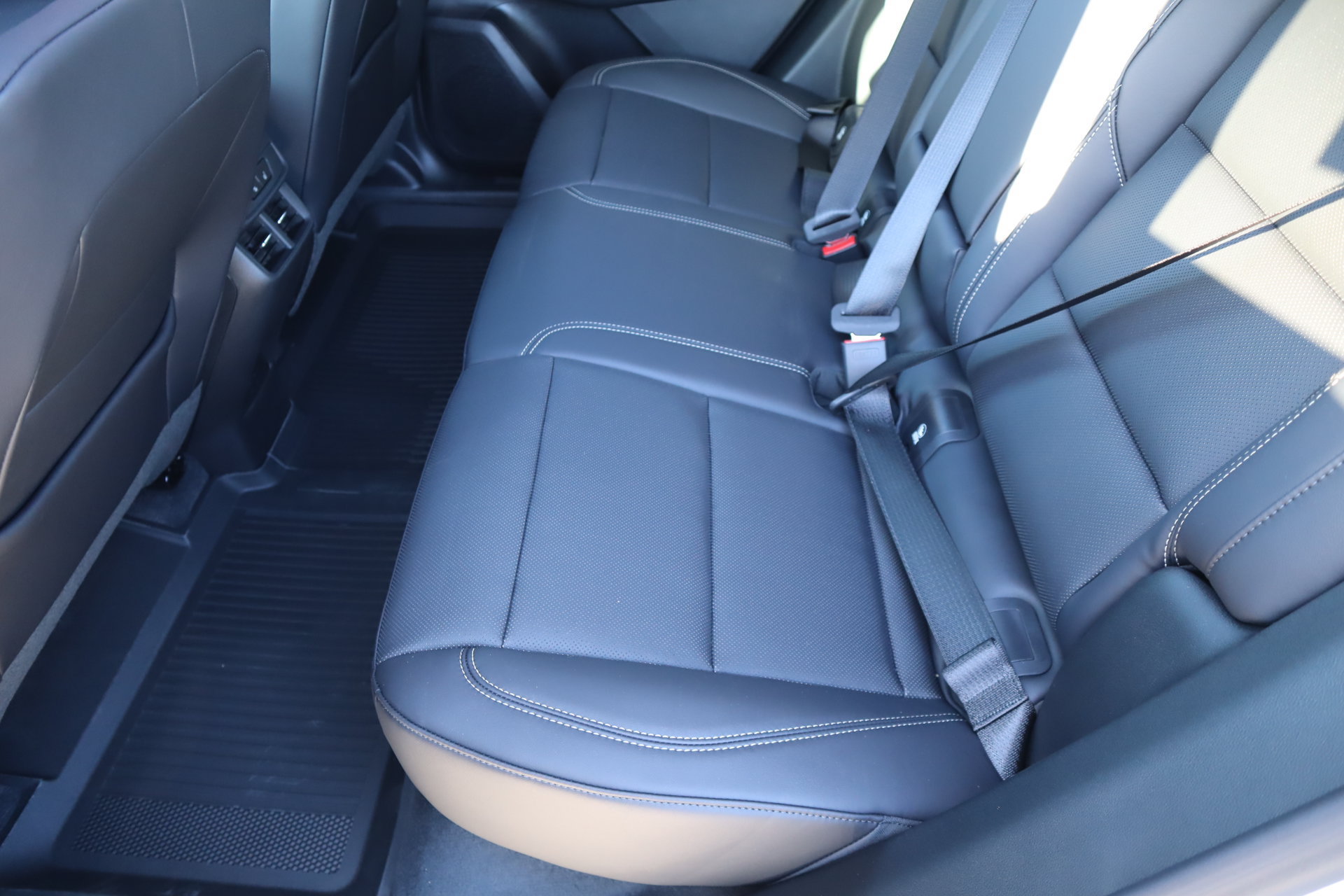 New 2027 GMC Terrain Elevation w/ Elevation Premium Package AWD/4WD image 15