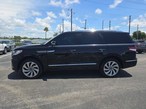 Used 2022 Lincoln Navigator Reserve AWD/4WD image 6