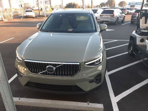 Used 2024 Volvo XC40 B5 Plus w/ Protection Package Premier image 7
