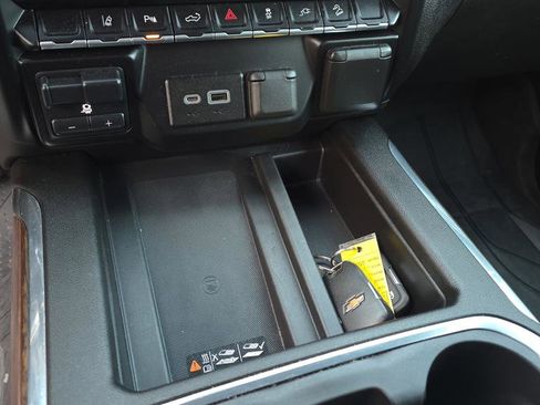 Used 2023 Chevrolet Silverado 2500 High Country w/ Z71 Off-Road Package image 36