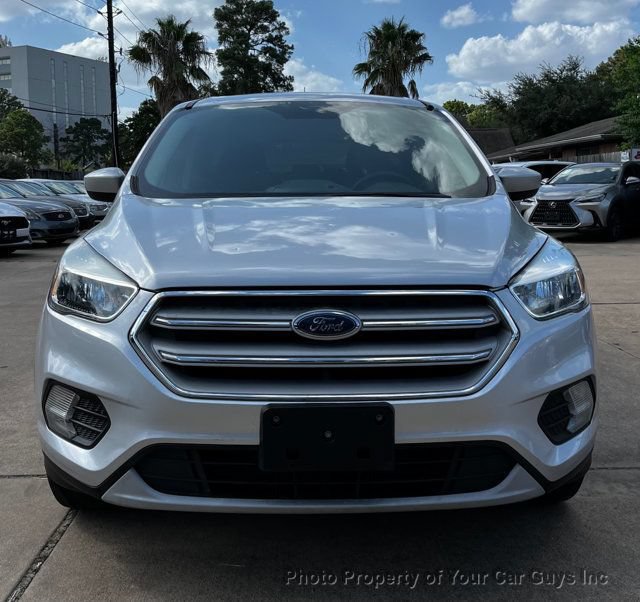 Used 2019 Ford Escape SE FWD image 2