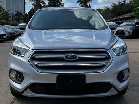Used 2019 Ford Escape SE FWD image 2