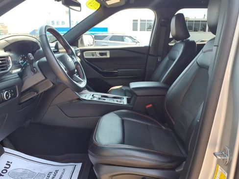 Certified 2024 Ford Explorer ST-Line w/ Class IV Trailer Tow Package AWD/4WD image 16