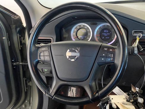 Used 2011 Volvo XC70 3.2 image 16