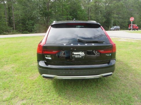 Used 2018 Volvo V90 T6 Cross Country w/ Convenience Package AWD/4WD image 7