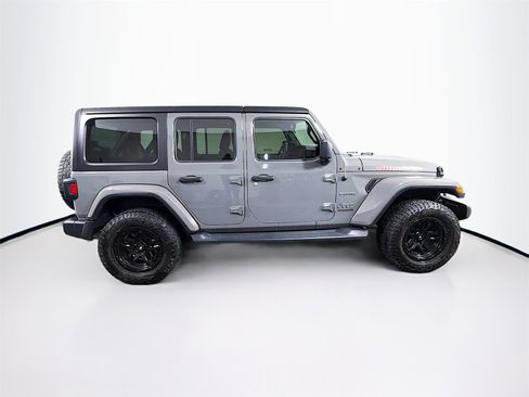 Used 2018 Jeep Wrangler Unlimited Sahara image 8