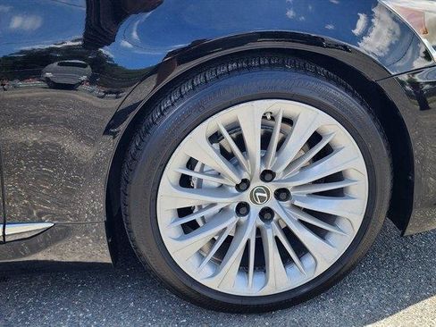 Used 2013 Lexus LS 460 w/ Comfort Pkg RWD image 8