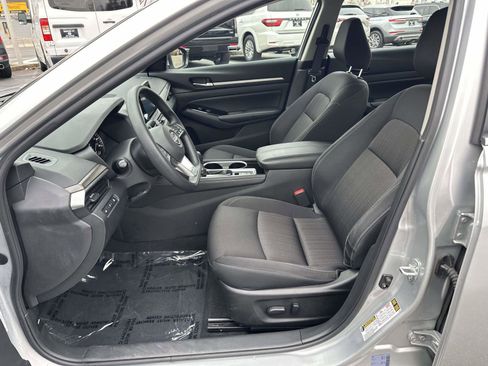 Used 2023 Nissan Altima 2.5 SV image 15