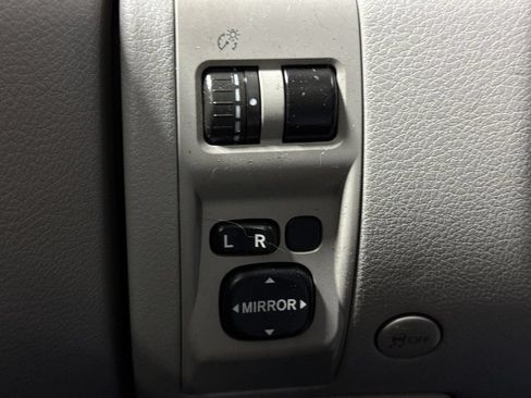 Used 2013 Subaru Forester 2.5X Premium w/ Popular Pkg 3 AWD/4WD image 17