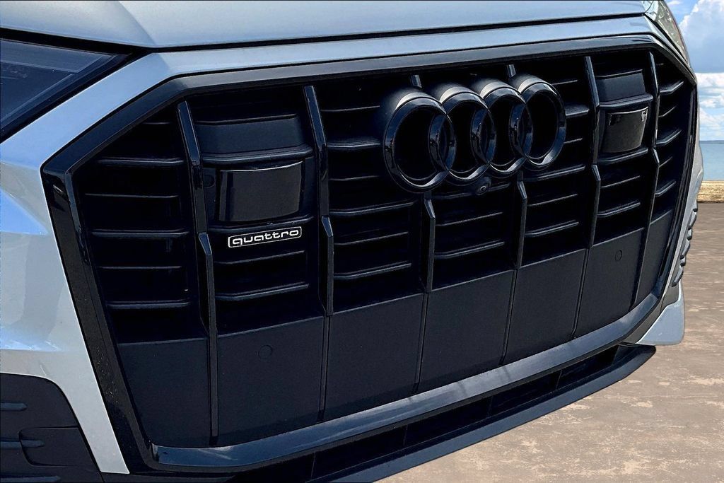 Used 2023 Audi Q7 2.0T Premium Plus w/ Premium Plus Package AWD/4WD image 33