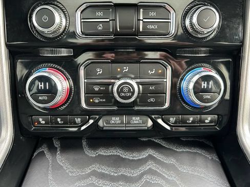 Used 2023 GMC Yukon XL Denali AWD/4WD image 23