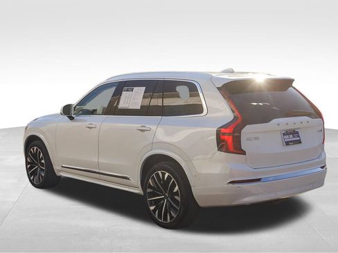 Used 2025 Volvo XC90 B5 Plus image 5