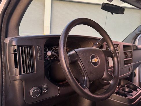 Used 2013 Chevrolet Express 2500 RWD image 35