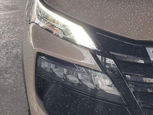 Certified 2025 Nissan Rogue SV AWD/4WD image 10