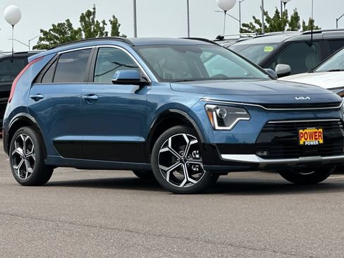 Certified 2025 Kia Niro EX Touring FWD image 2