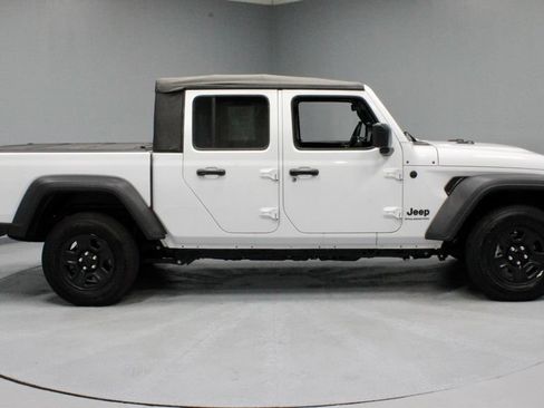 Used 2025 Jeep Gladiator Sport AWD/4WD image 11