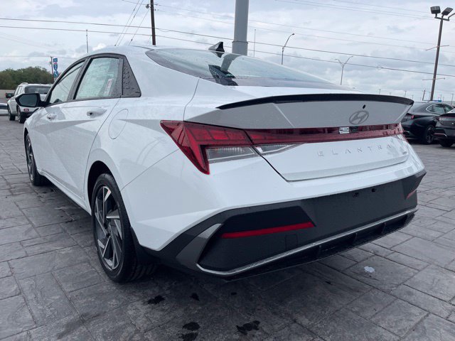 New 2025 Hyundai Elantra SEL FWD image 5