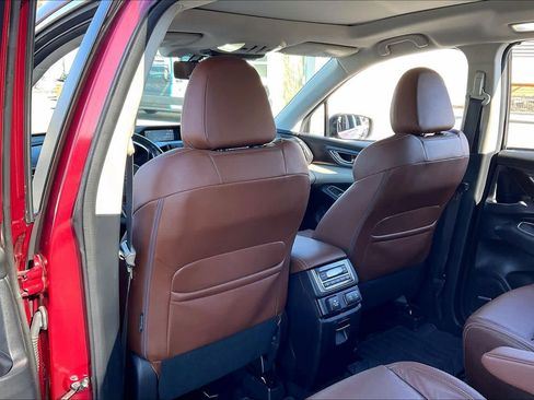 Used 2020 Subaru Ascent Touring image 22