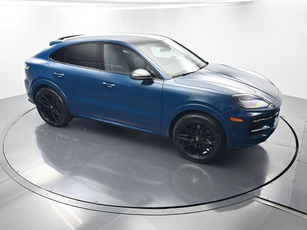 Certified 2024 Porsche Cayenne Coupe AWD/4WD image 42