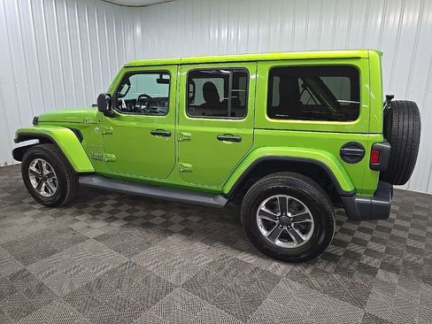 Used 2020 Jeep Wrangler Unlimited Sahara w/ Uconnect 4C Nav & Sound Group AWD/4WD image 4