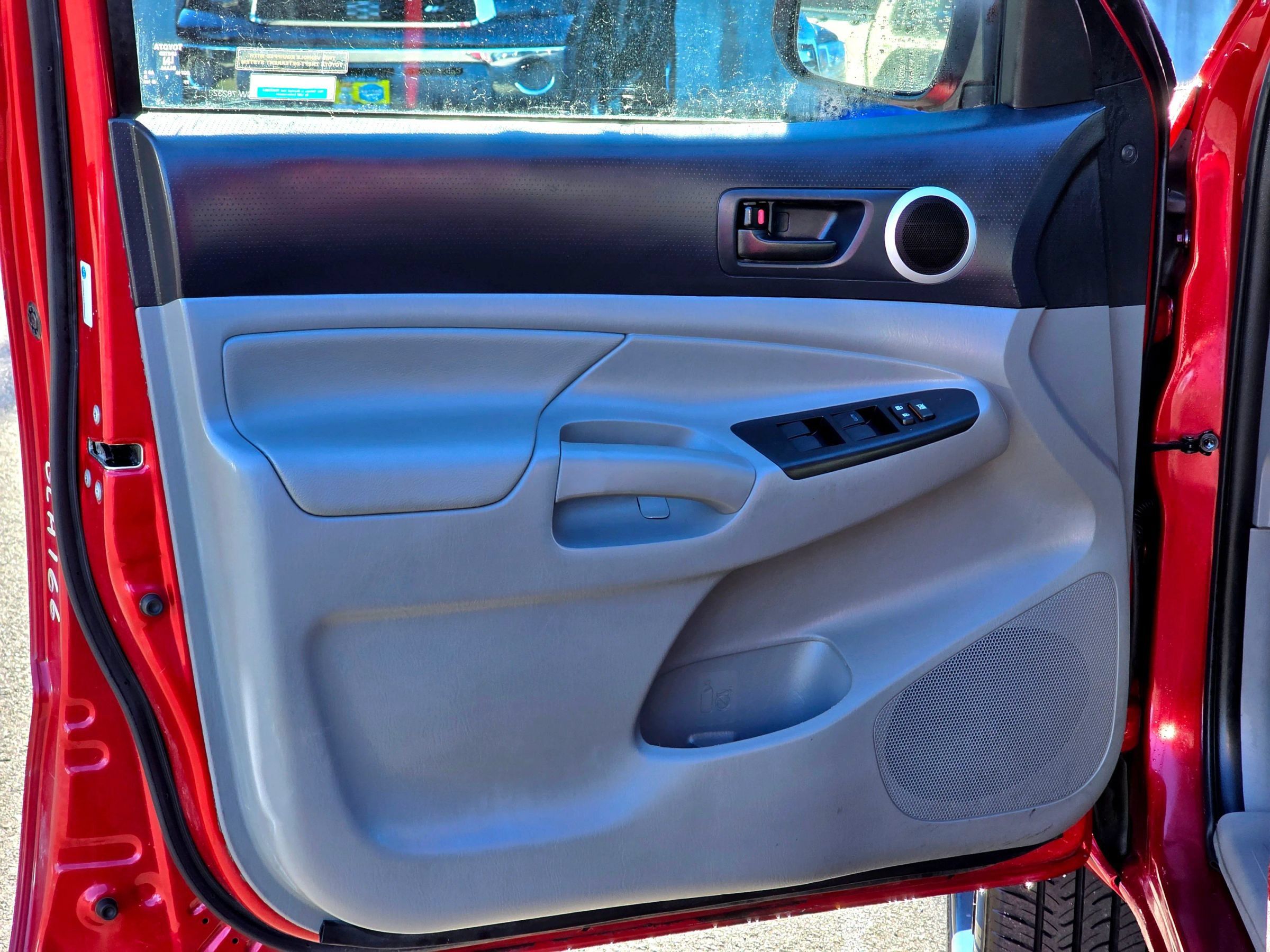 Used 2015 Toyota Tacoma 4x4 Double Cab w/ TRD Sport Package image 25