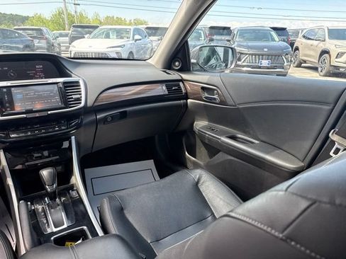 Used 2017 Honda Accord EX-L image 26
