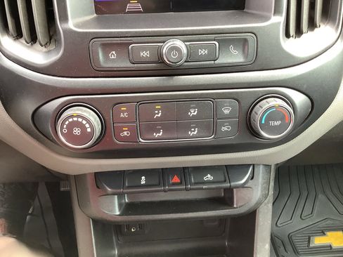Used 2020 Chevrolet Colorado W/T RWD image 18