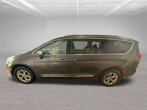Used 2021 Chrysler Pacifica Limited w/ Premium & Safety Sphere Group AWD/4WD image 9