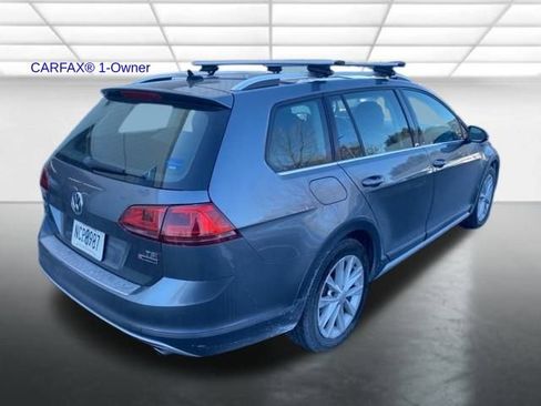 Used 2017 Volkswagen Golf Alltrack S image 4