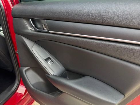 Used 2018 Honda Accord Sport image 23