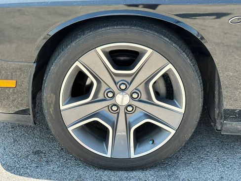 Used 2012 Dodge Challenger R/T RWD image 17