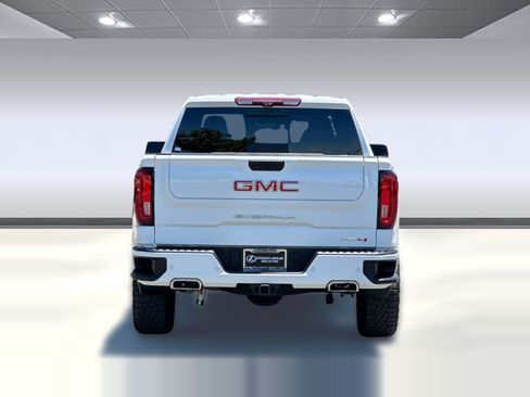 Used 2023 GMC Sierra 1500 AT4 w/ Technology Package AWD/4WD image 10