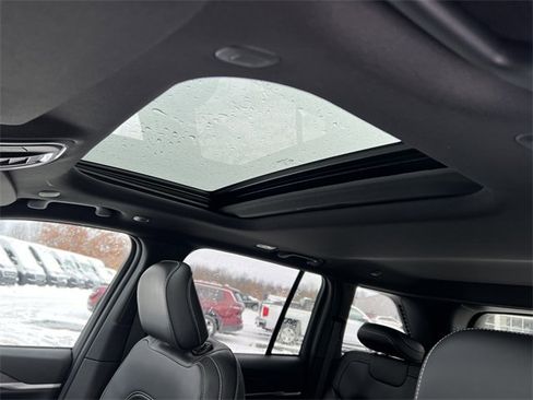 New 2026 Jeep Grand Cherokee Altitude image 7