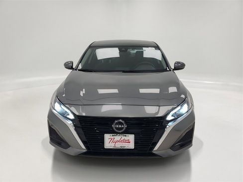 Used 2023 Nissan Altima 2.5 S image 2