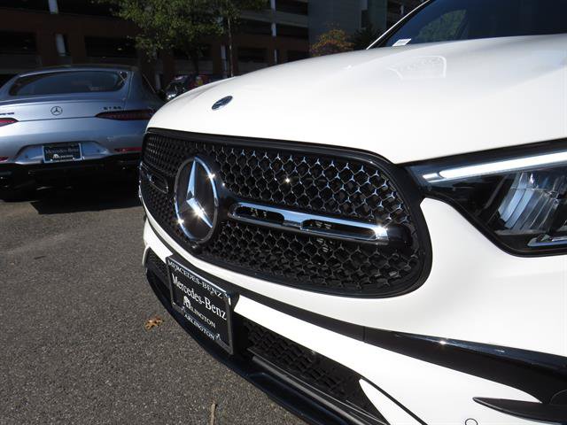 Used 2025 Mercedes-Benz GLC 350e 4MATIC w/ AMG Line image 25