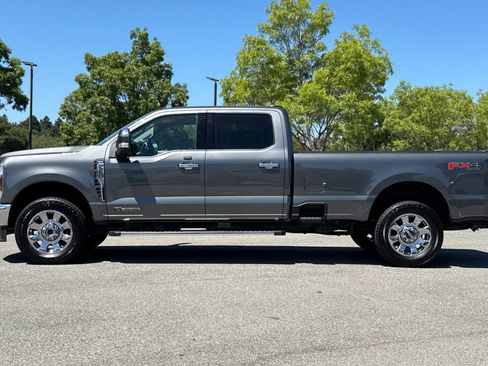 Used 2025 Ford F250 Lariat w/ Chrome Package AWD/4WD image 8
