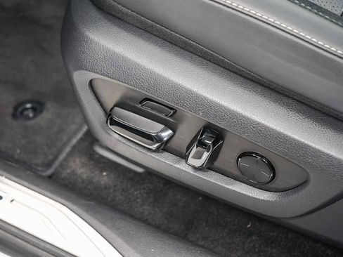 Used 2025 Lexus RX 450h Luxury image 23