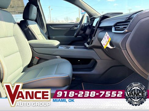 New 2026 GMC Acadia AT4 w/ Luxury Package image 23