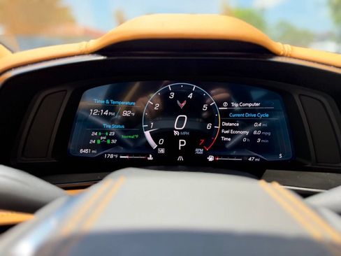 Used 2024 Chevrolet Corvette Stingray Premium Cpe w/ 3LT RWD image 9