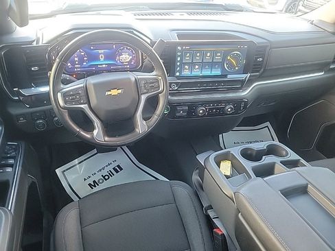 Used 2024 Chevrolet Silverado 2500 LT w/ Convenience Package image 8