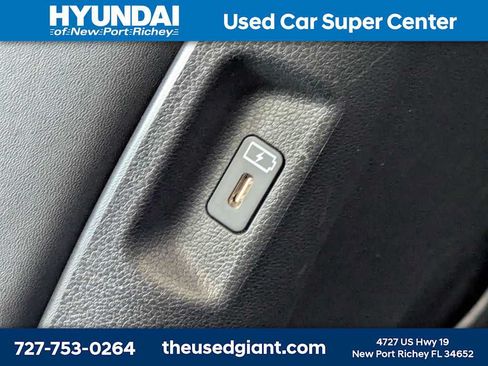Used 2024 Hyundai Santa Fe SEL FWD image 20