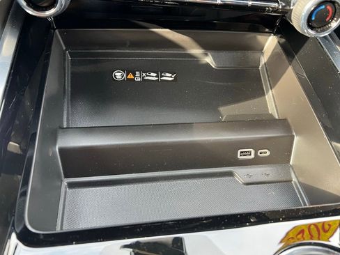 Used 2025 Chevrolet Tahoe Premier image 36