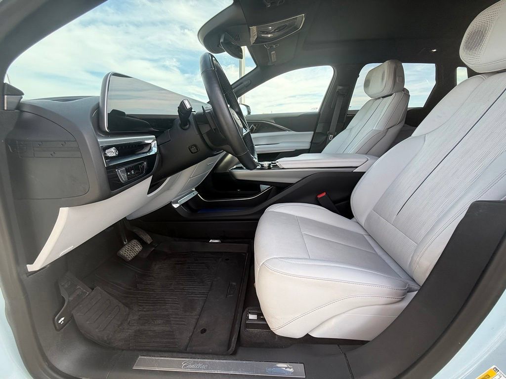 Certified 2024 Cadillac Lyriq Sport w/ LPO, Floor Liner Package AWD/4WD image 30