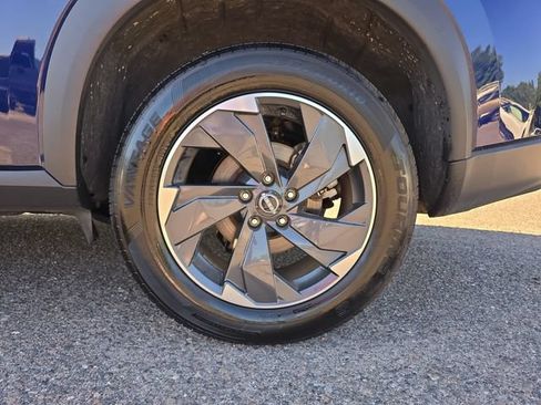 Used 2025 Nissan Rogue SV FWD image 37