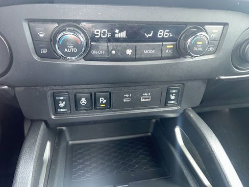 Used 2023 Nissan Frontier SV w/ Technology Package image 16