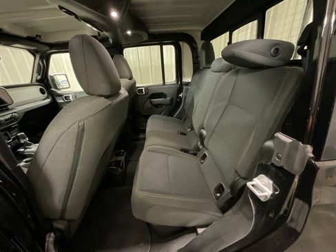 Used 2025 Jeep Gladiator Sport AWD/4WD image 11