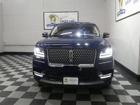 Used 2018 Lincoln Navigator Reserve w/ Technology Package AWD/4WD image 2
