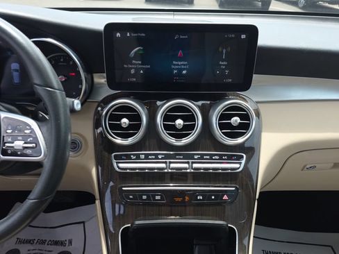 Used 2022 Mercedes-Benz GLC 300 image 26